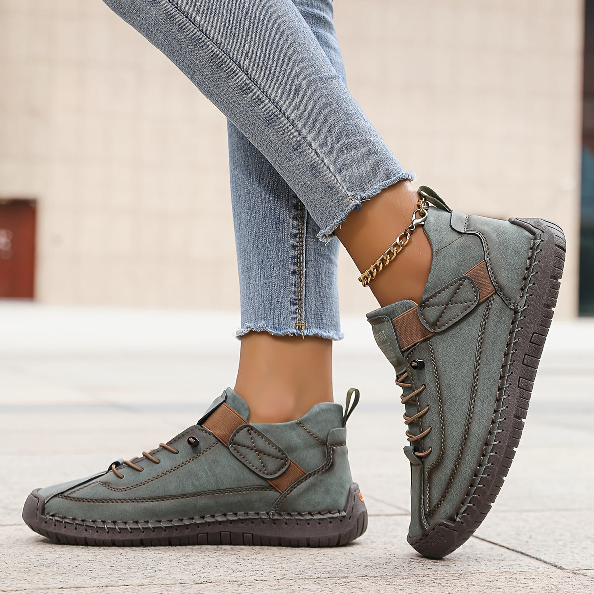 Women's Comfortable Lace-Up Trainers Cushioned Flat Sole Everyday Shoe