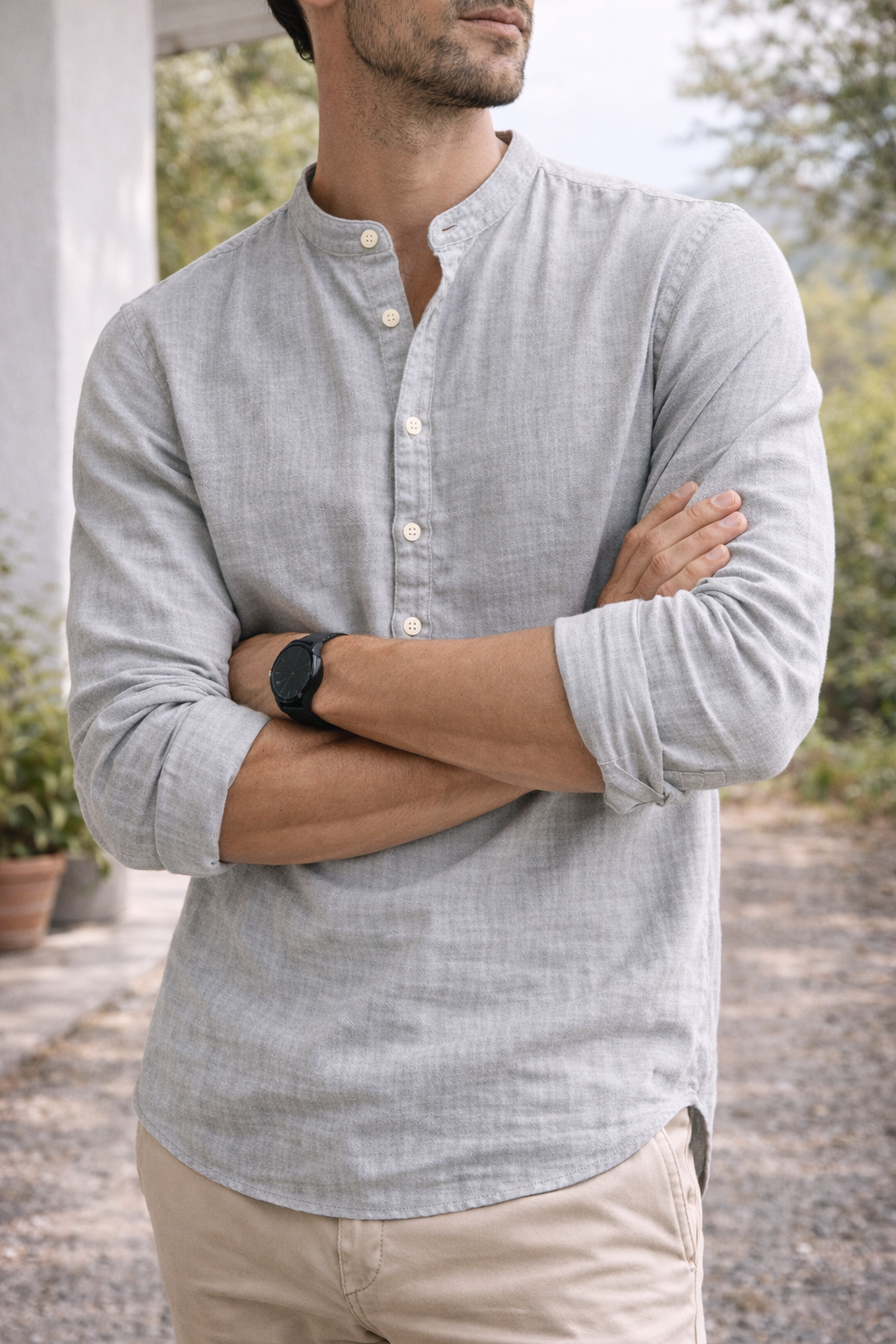 Chemise Henley pour homme avec col montant et patte de boutonnage pour un style décontracté