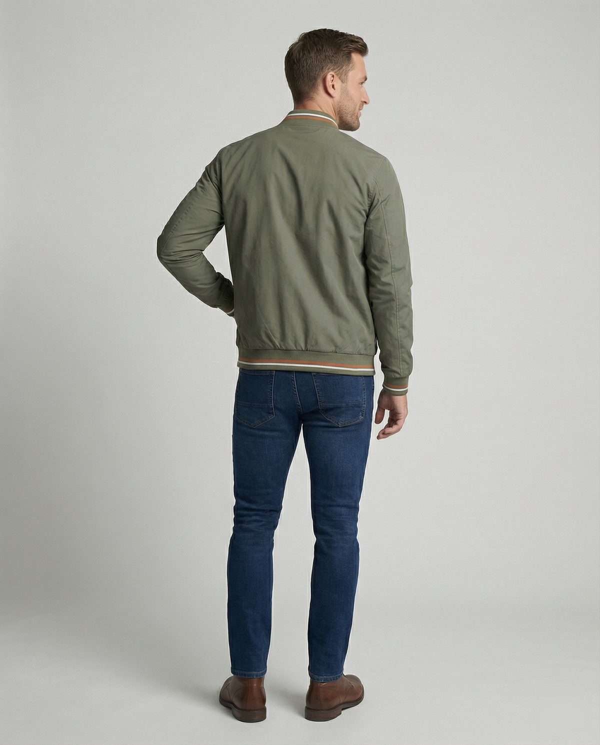 Blouson bomber homme entièrement zippé, à col montant et finitions côtelées
