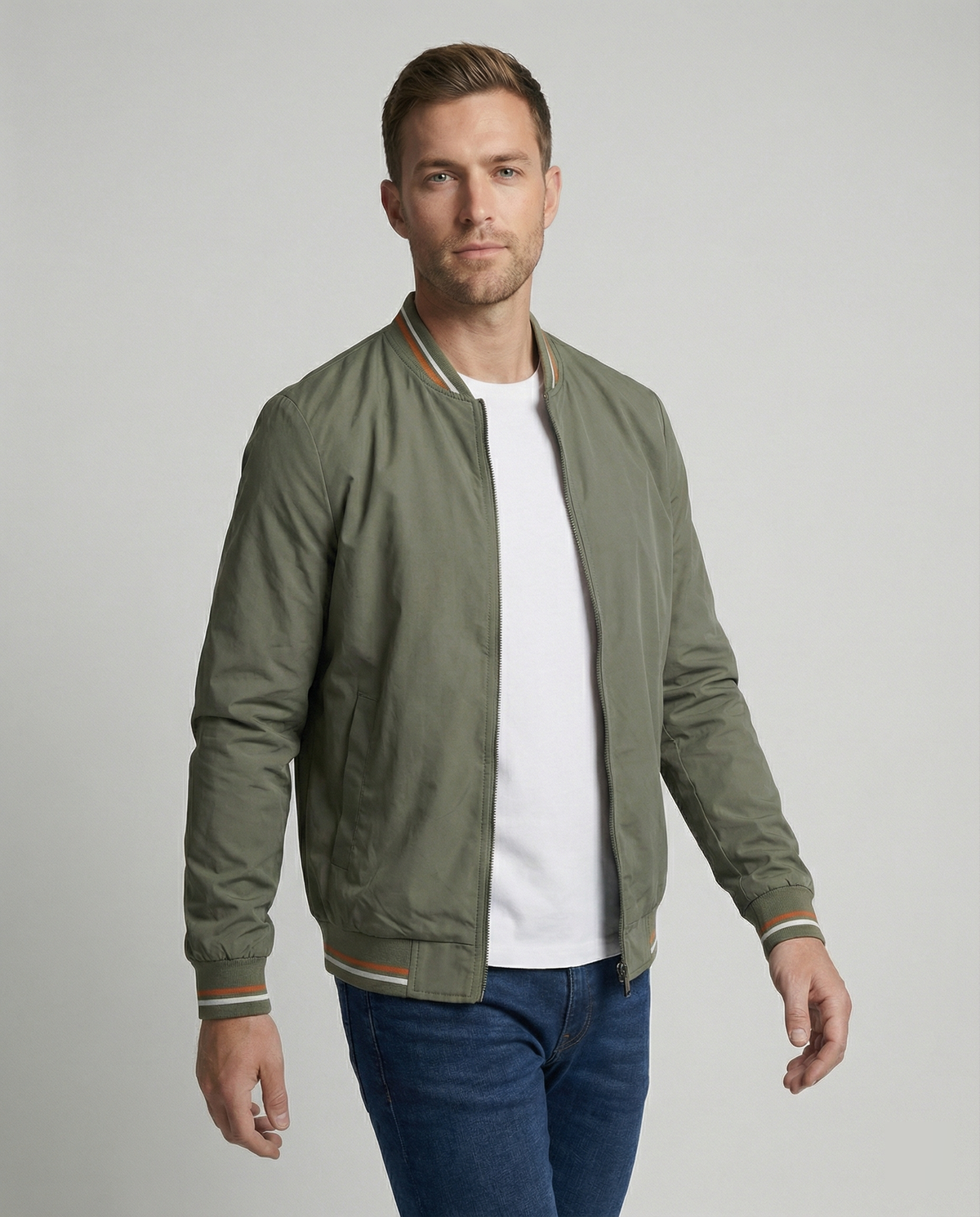 Blouson bomber homme entièrement zippé, à col montant et finitions côtelées
