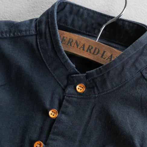Polo homme à manches longues avec col montant pour un look moderne et polyvalent