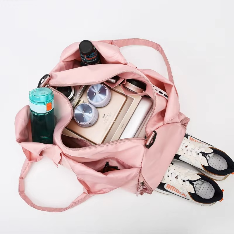 Men's Gym Bag with Waterproof Protection and Separate Shoe Compartment 1
