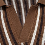 Polo homme tricoté à motif rayé vintage et col ouvert en V