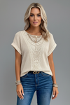 T-shirt pour femme à manches courtes avec bordure en dentelle et surface texturée