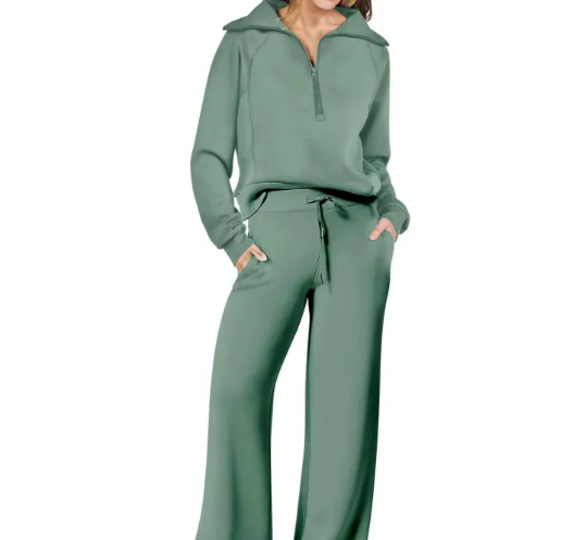 Ensemble de détente pour femme avec sweat-shirt douillet et pantalon de survêtement assorti, pour un confort décontracté