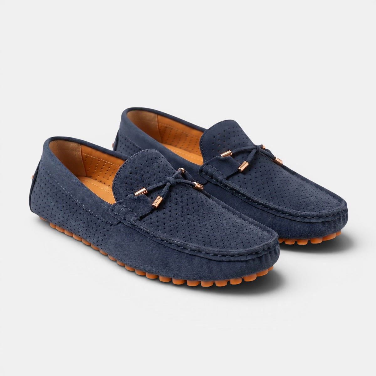 Mocassins de conduite perforés pour homme avec nœud papillon et détail pointe or rose