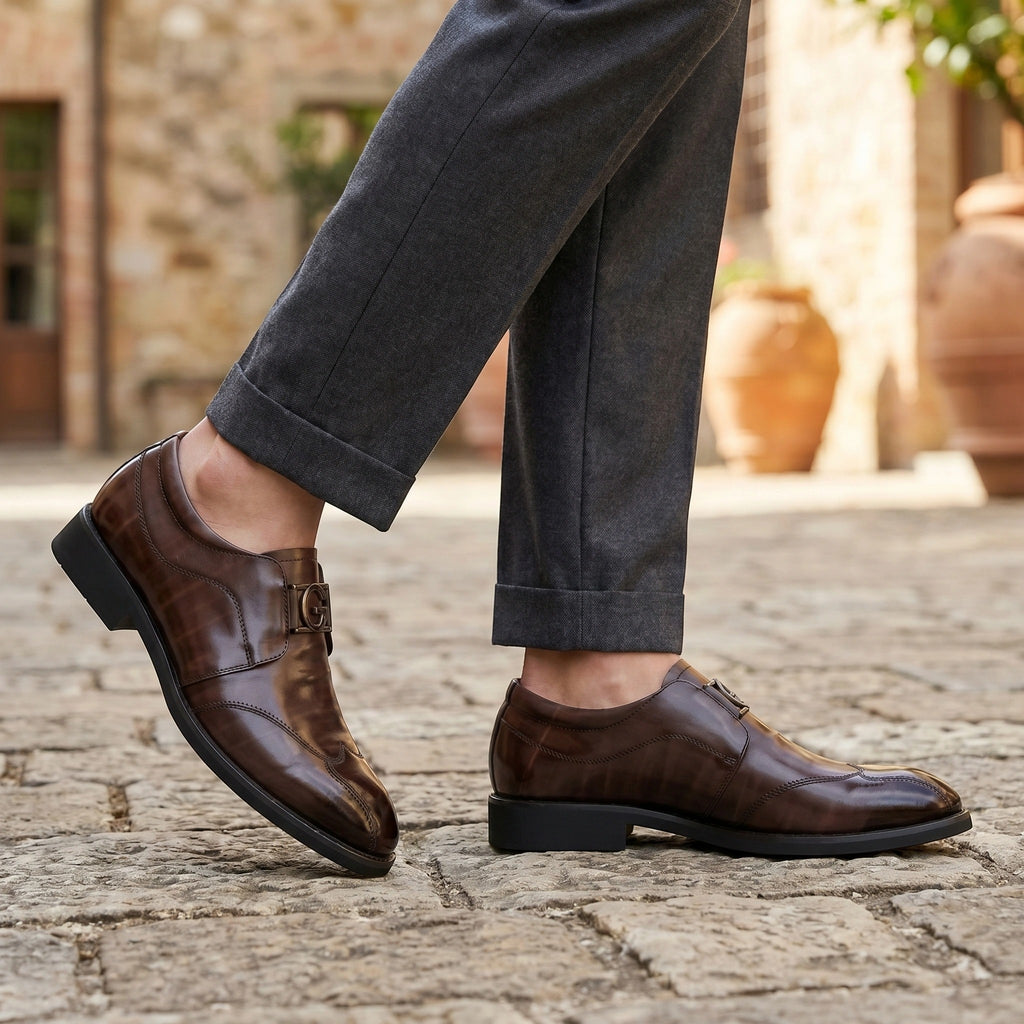 Mocassins formels pour homme avec détails raffinés sur le bout