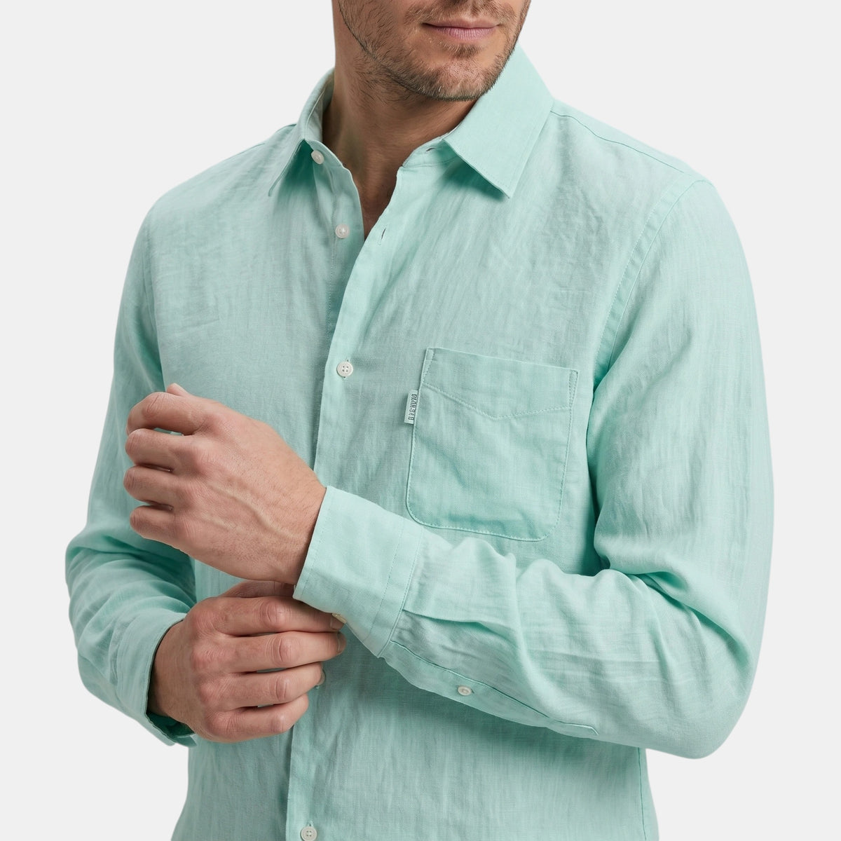 Chemise homme vert menthe à manches longues avec poche poitrine boutonnée