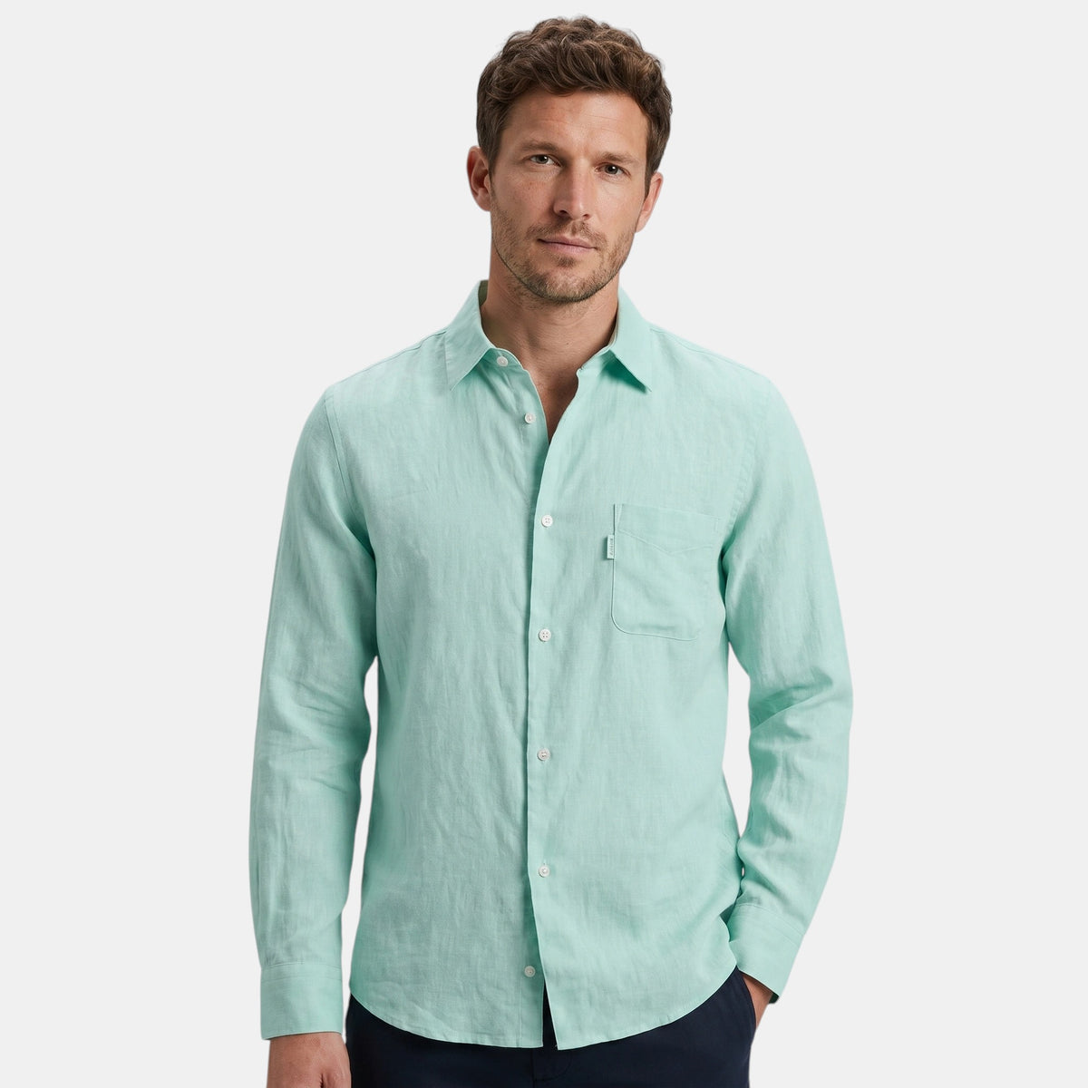 Chemise homme vert menthe à manches longues avec poche poitrine boutonnée