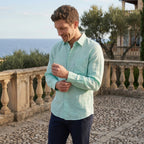 Chemise homme vert menthe à manches longues avec poche poitrine boutonnée