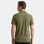 Polo tricoté pour homme à coupe ajustée et col ouvert