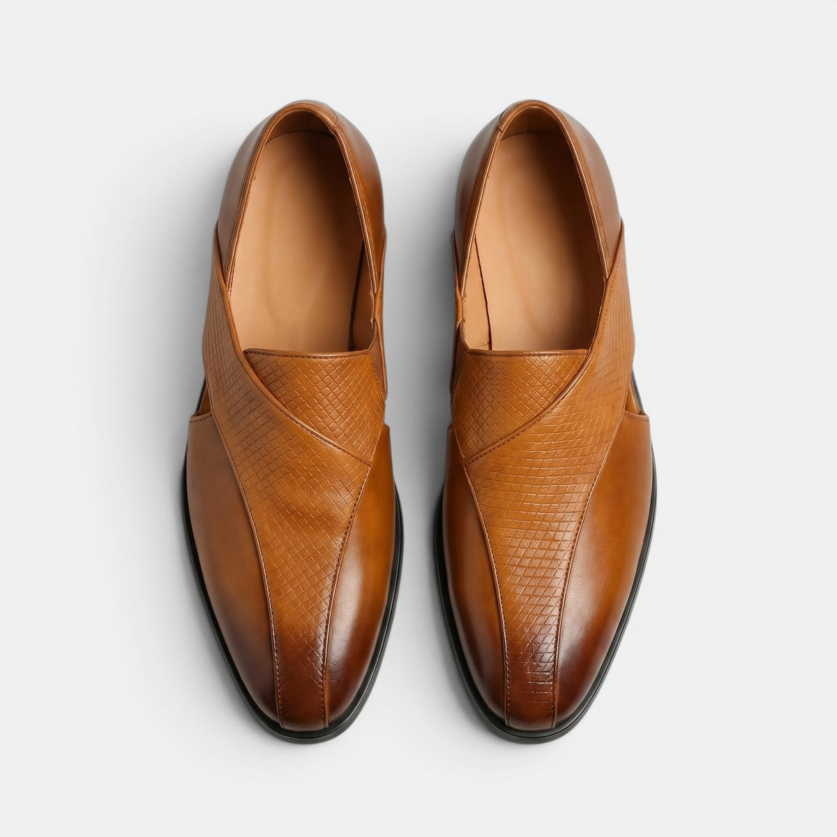 Mocassins à enfiler pour homme avec panneau embossé et bout carré
