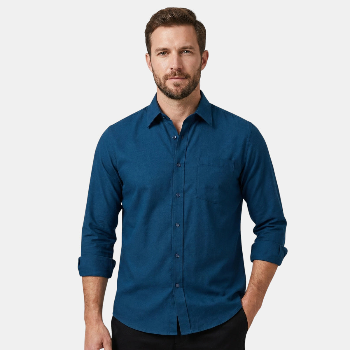 Chemise ajustée pour homme avec poche poitrine