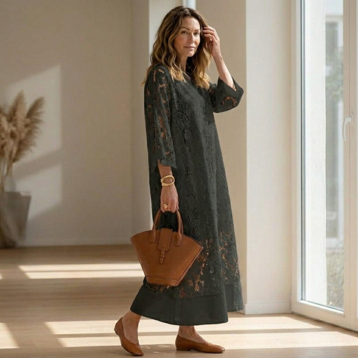 Women's Lace Maxi Dress Elegant Relaxed Fit