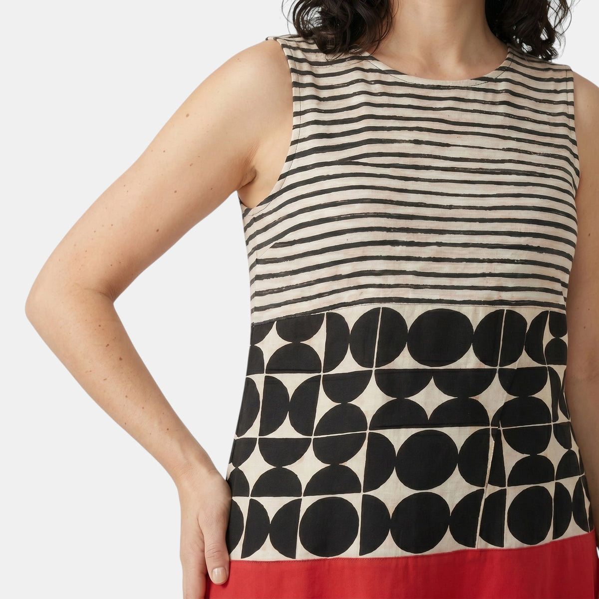 Robe midi géométrique sans manches pour femme, idéale pour l’été