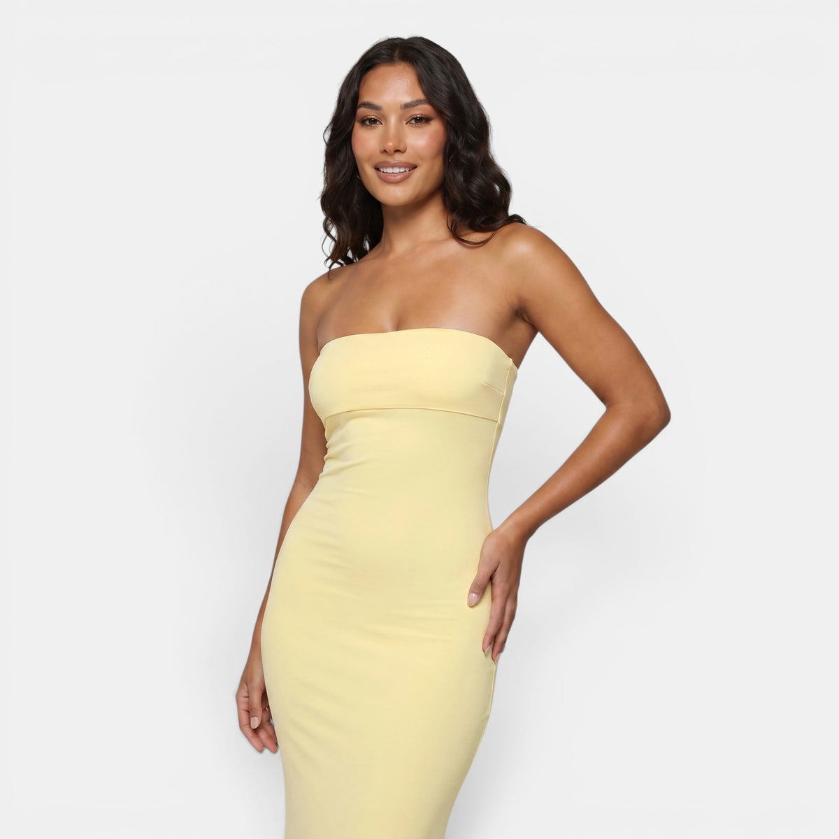 Robe maxi bustier pour femme à silhouette ajustée