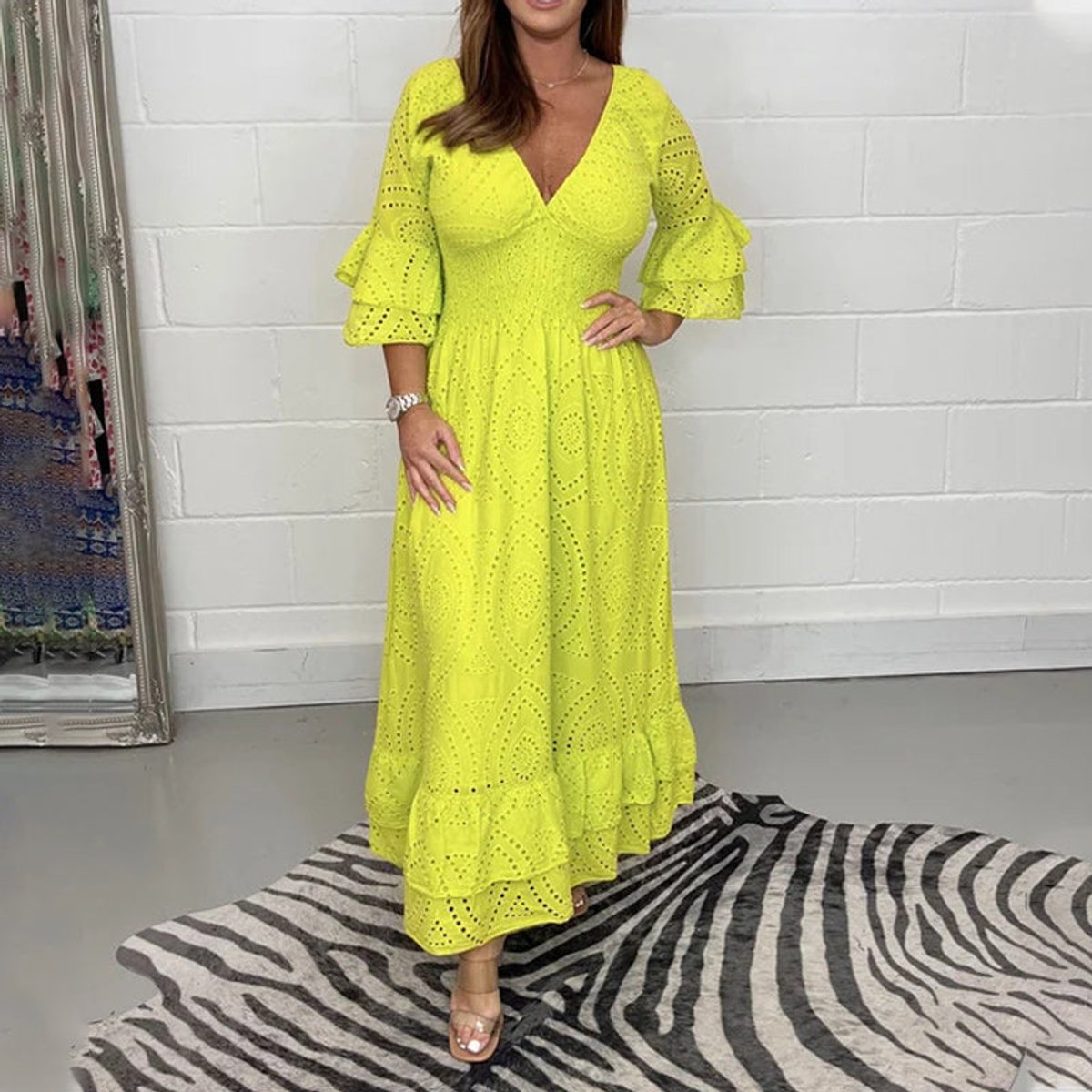 Robe midi pour femme avec col en V et manches à volants