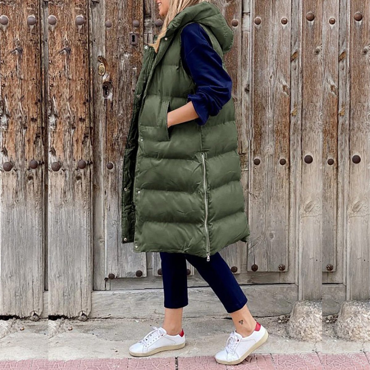 Gilet matelassé long pour femme avec capuche et fermeture éclair sur le devant