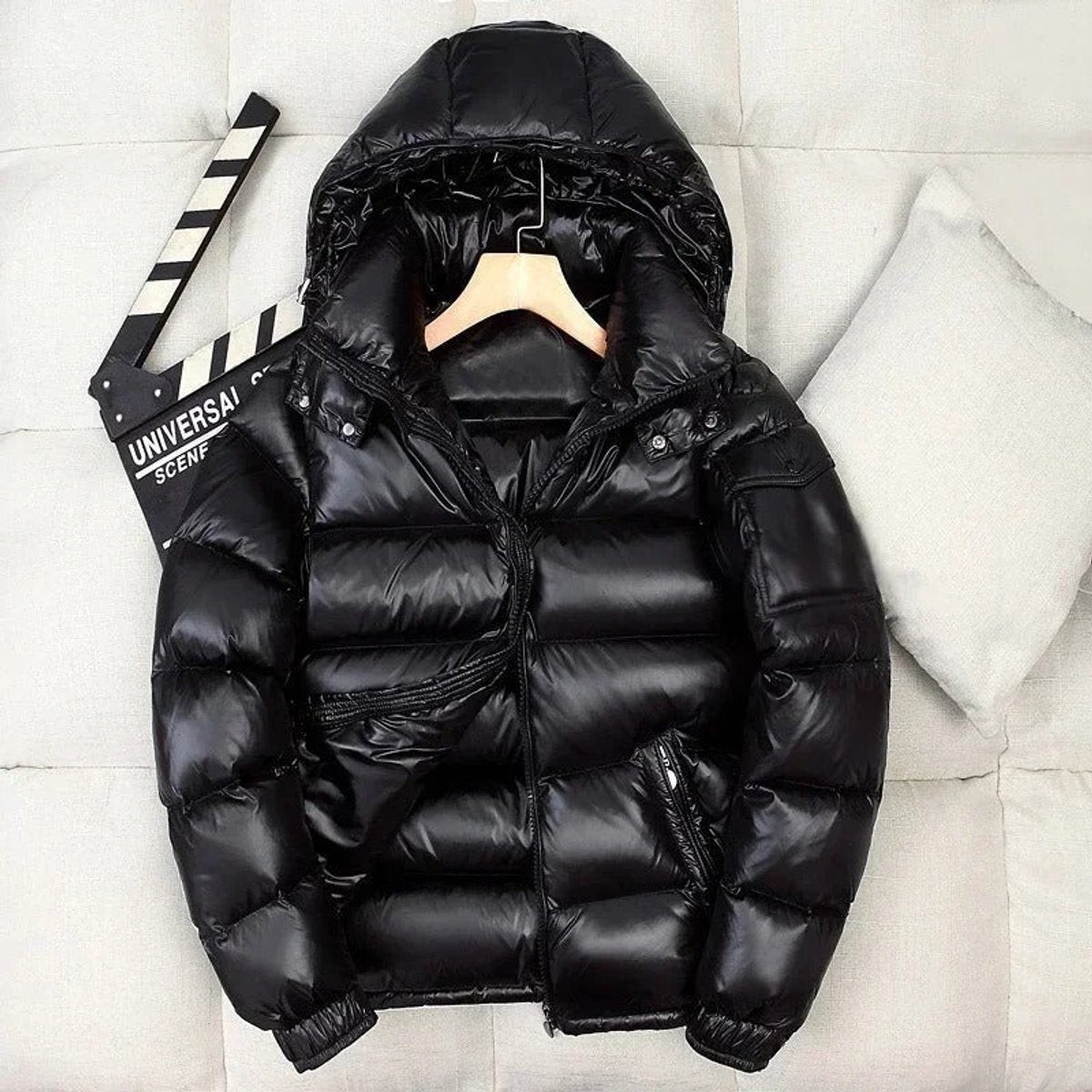 Men's Puffer Jacket with Hood and Front Zip Pockets