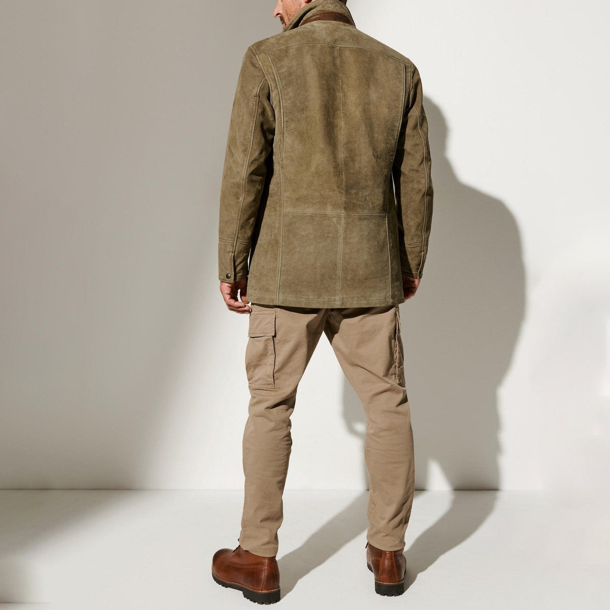 Men's Vintage Suede Jacket with Warm Lining for Autumn and Winter Wear