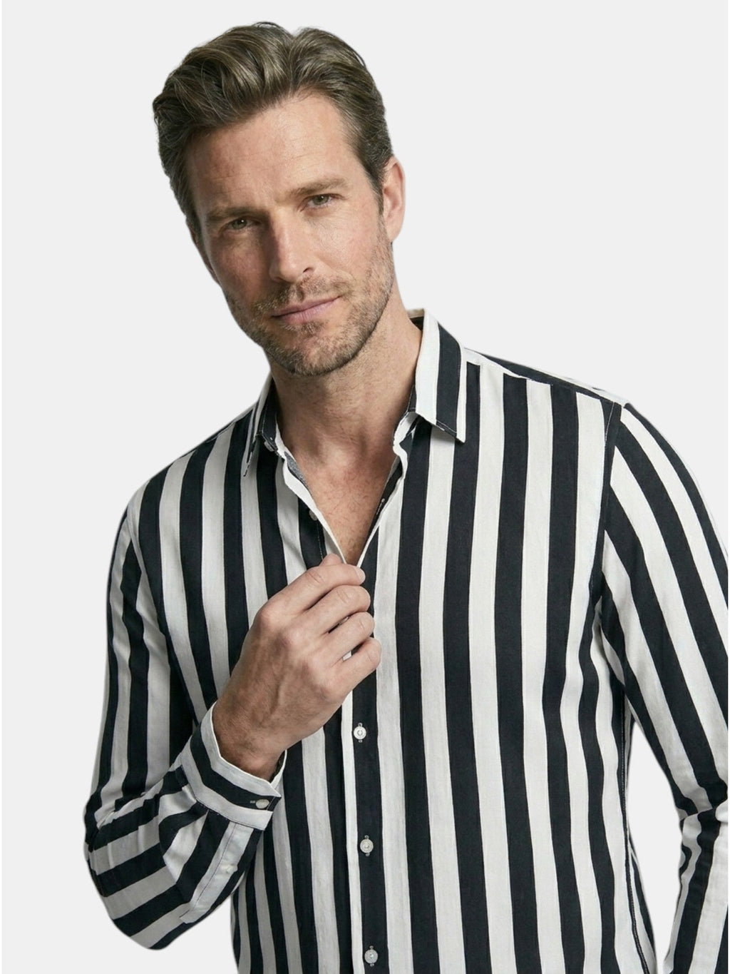 Chemise rayée pour homme à boutons avec manches longues