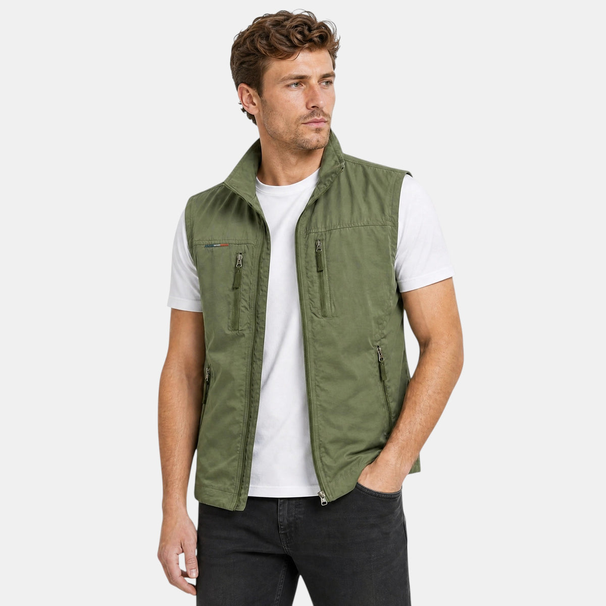 Gilet pour homme zippé, à col montant et doté de plusieurs poches zippées
