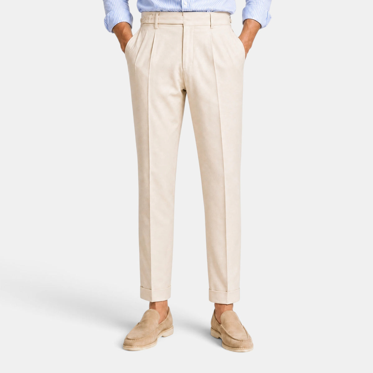 Pantalon habillé pour homme taille haute, avec plis à l’avant et pattes de serrage latérales à la taille