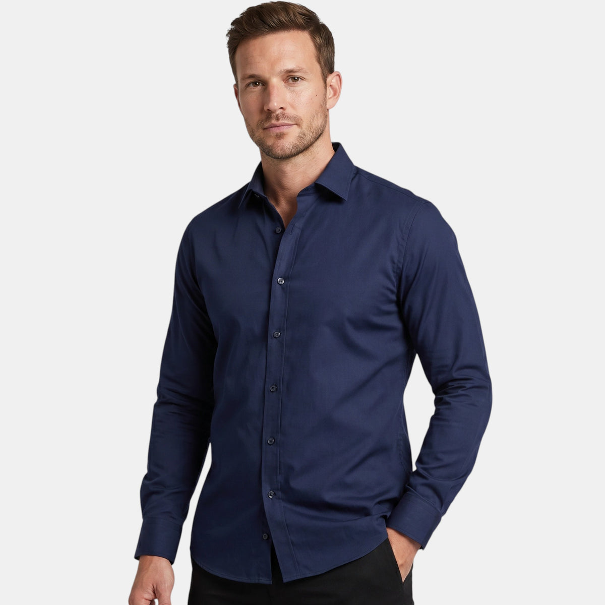 Chemise slim fit pour homme à manches longues et col pointu