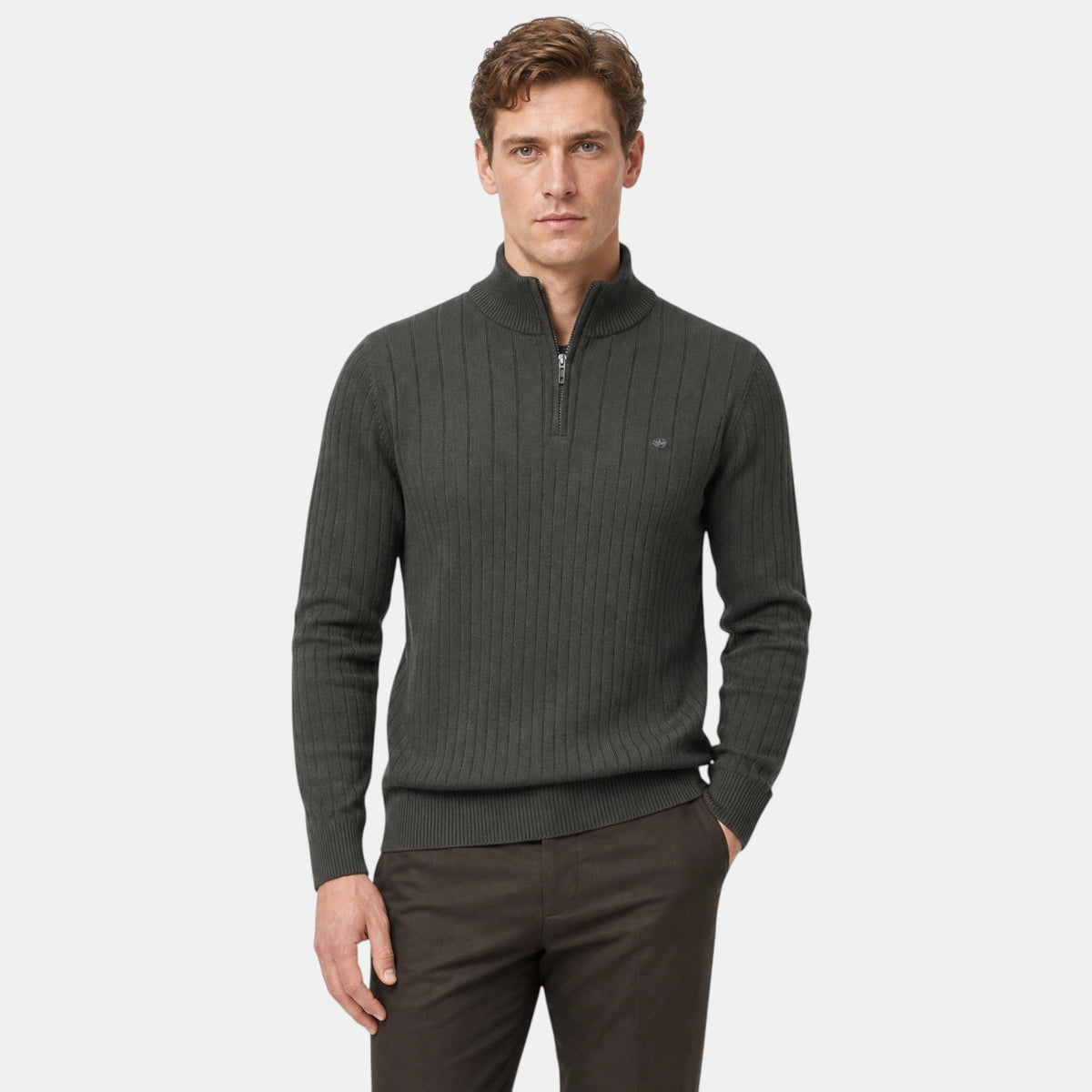 Pull pour homme à col montant, fermeture éclair quart de tour et texture côtelée
