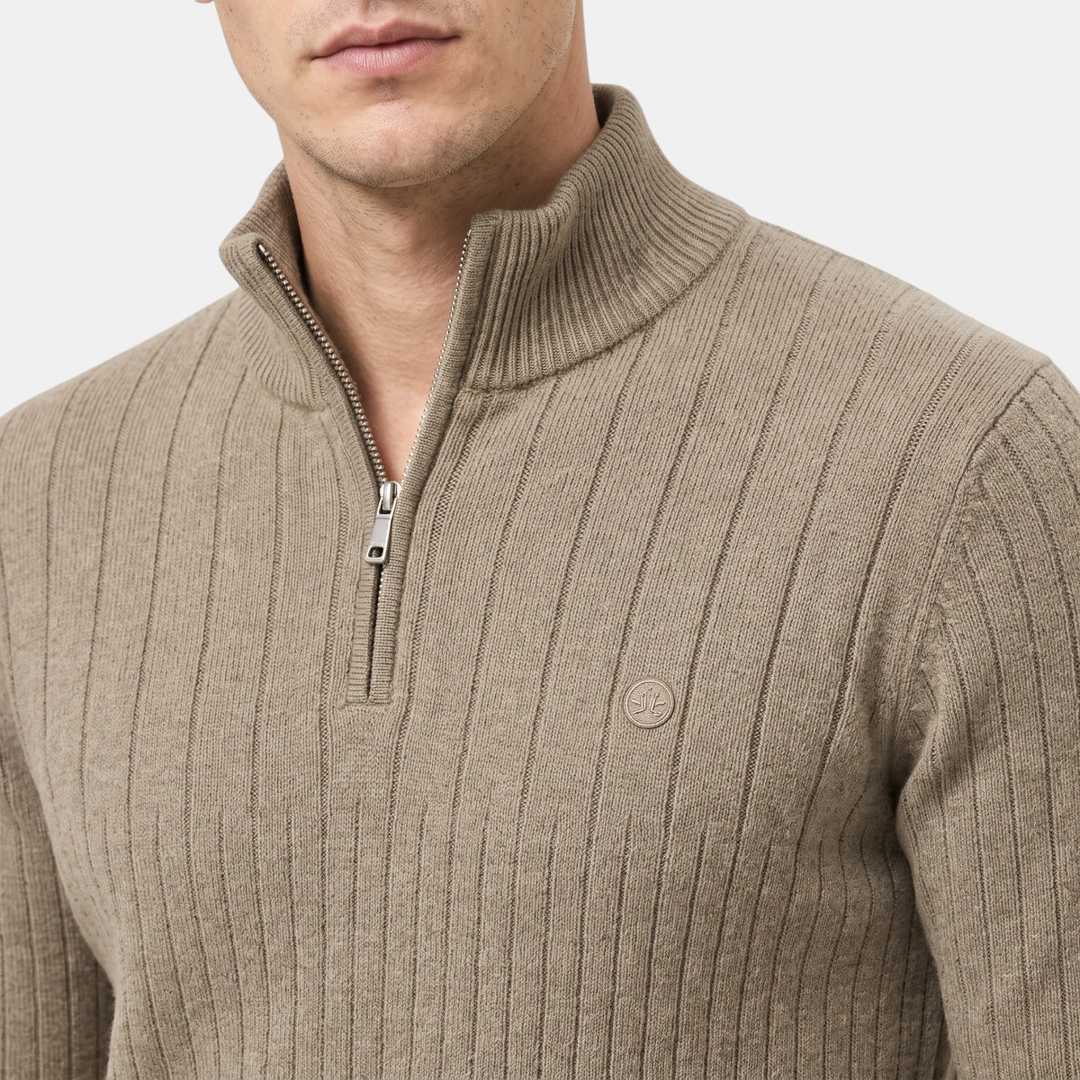 Pull pour homme à col montant, fermeture éclair quart de tour et texture côtelée