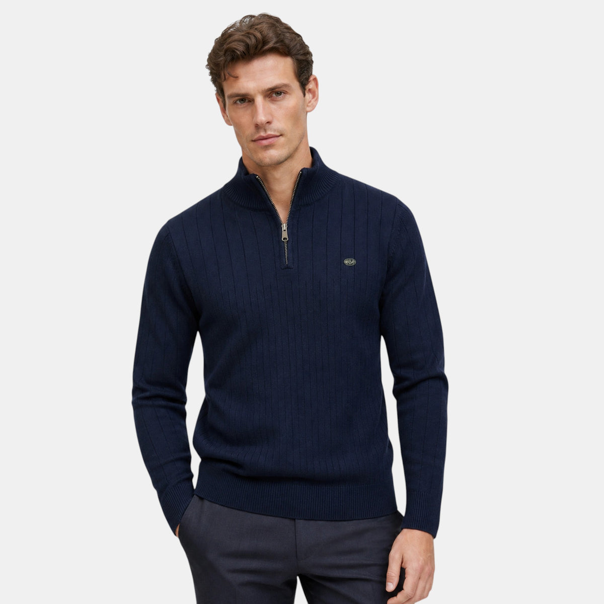 Pull pour homme à col montant, fermeture éclair quart de tour et texture côtelée