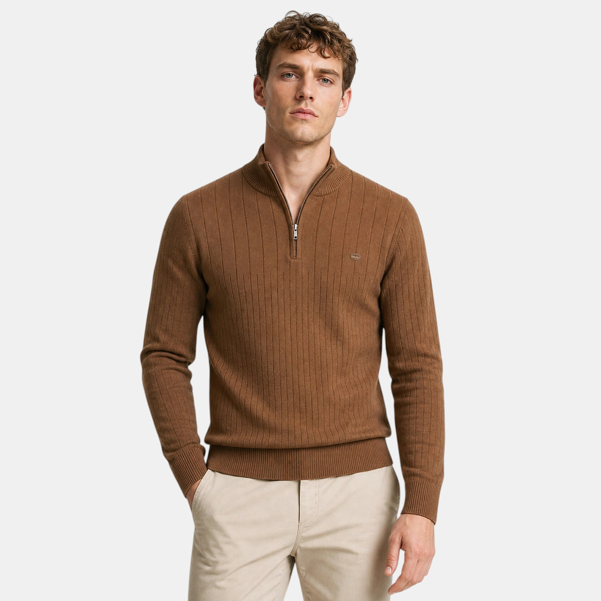 Pull pour homme à col montant, fermeture éclair quart de tour et texture côtelée