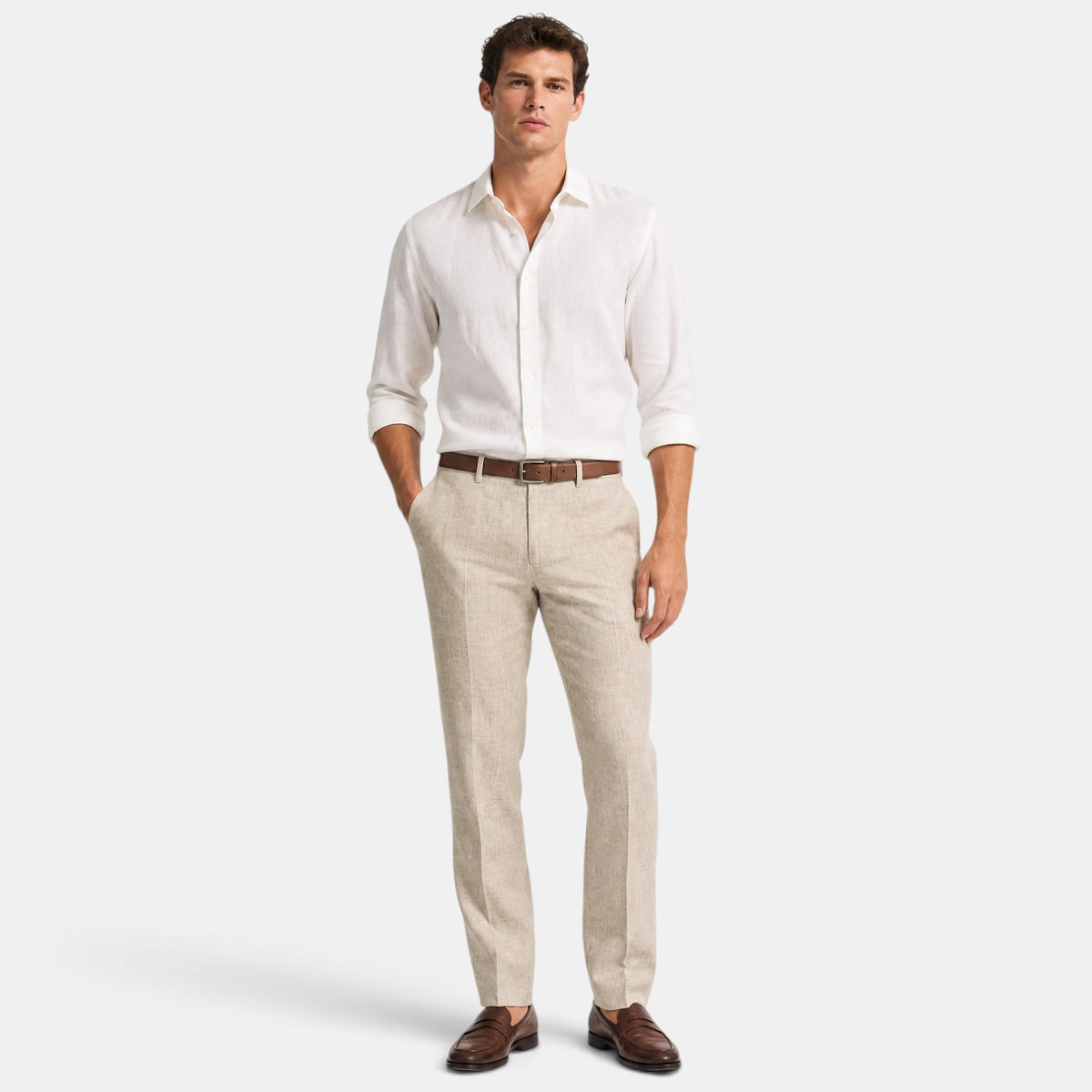 Pantalon homme coupe classique avec passants de ceinture et poches latérales