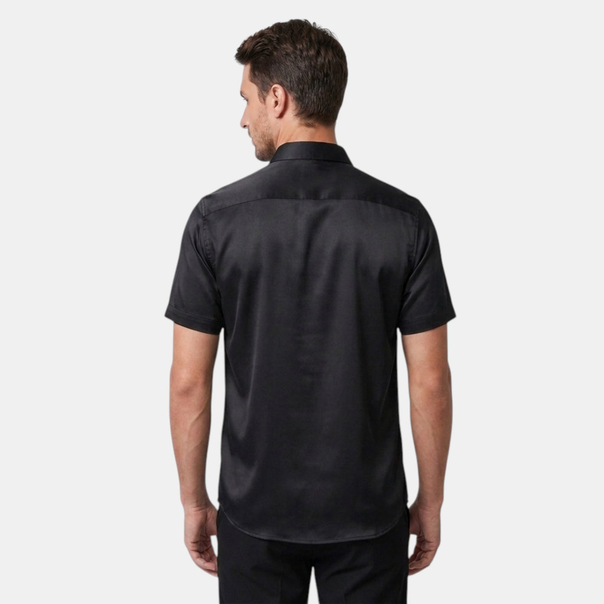 Chemise homme à manches courtes avec boutonnage sur le devant et col italien