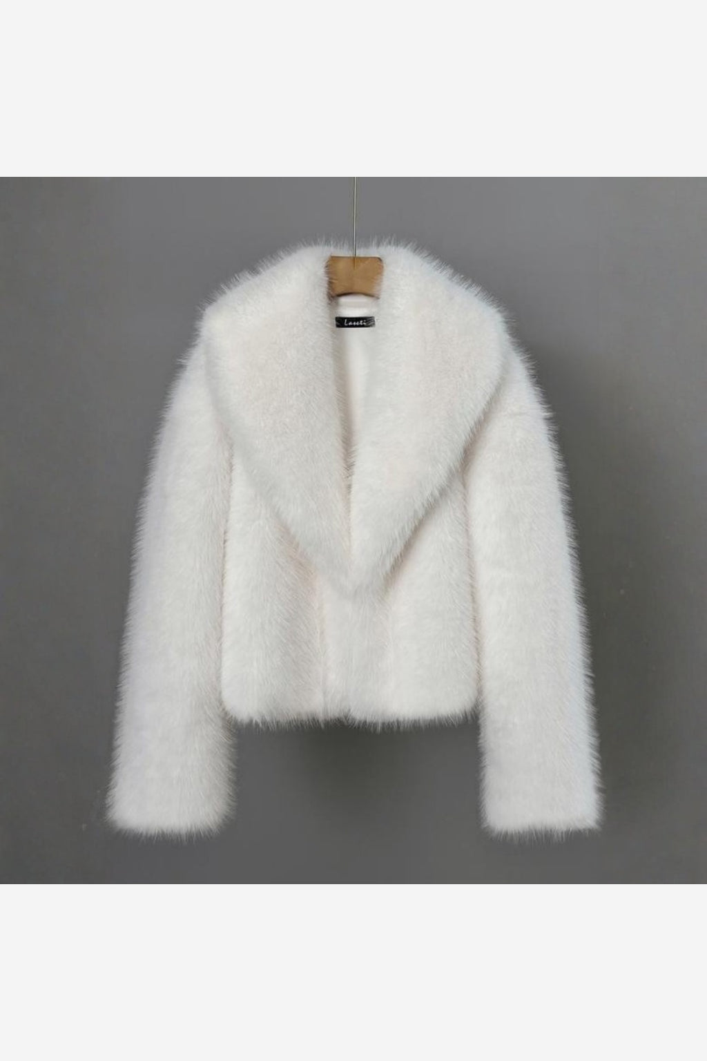 Women's Cropped Faux Fur Jacket – Oversized Lapel Collar