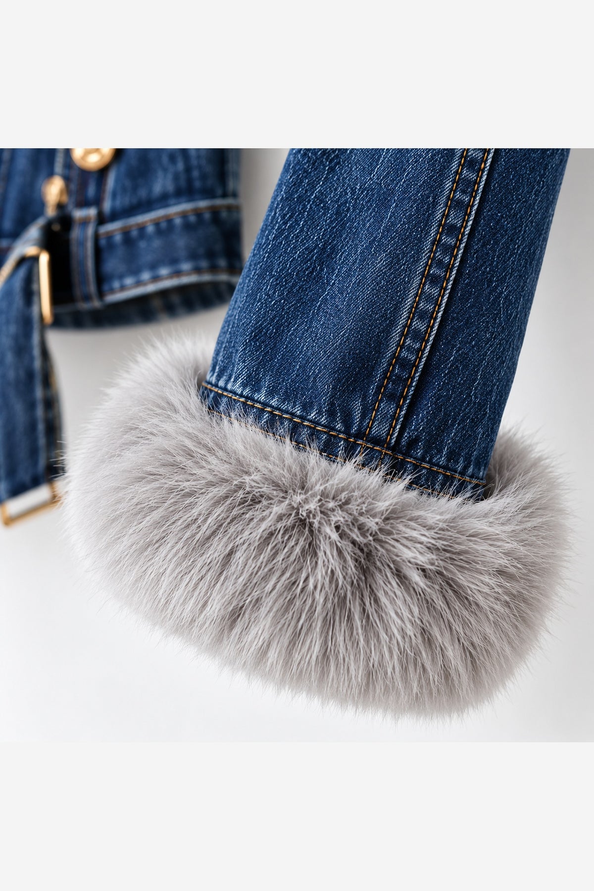 Women's Denim Jacket Faux Fur Collar – cuff detail