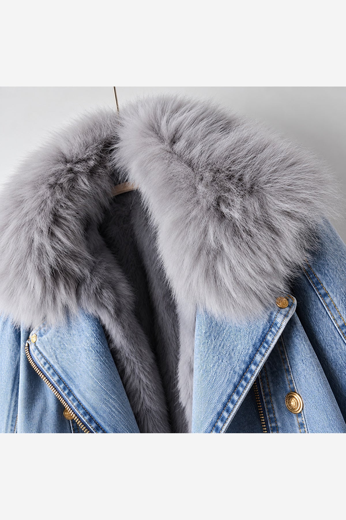 Women's Denim Jacket Faux Fur Collar – collar detail
