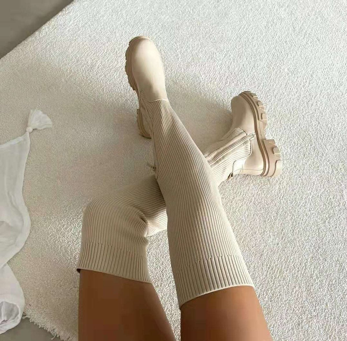 Bottes montantes pour femmes avec semelle compensée et ajustement extensible