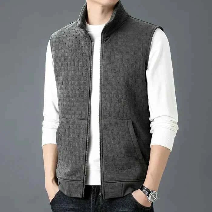 Gilet utilitaire léger pour homme avec poches profondes et col montant, idéal pour une superposition chic et décontractée