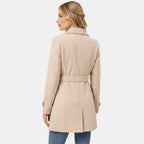 Manteau ceinturé pour femme avec fermeture boutonnée et col à revers