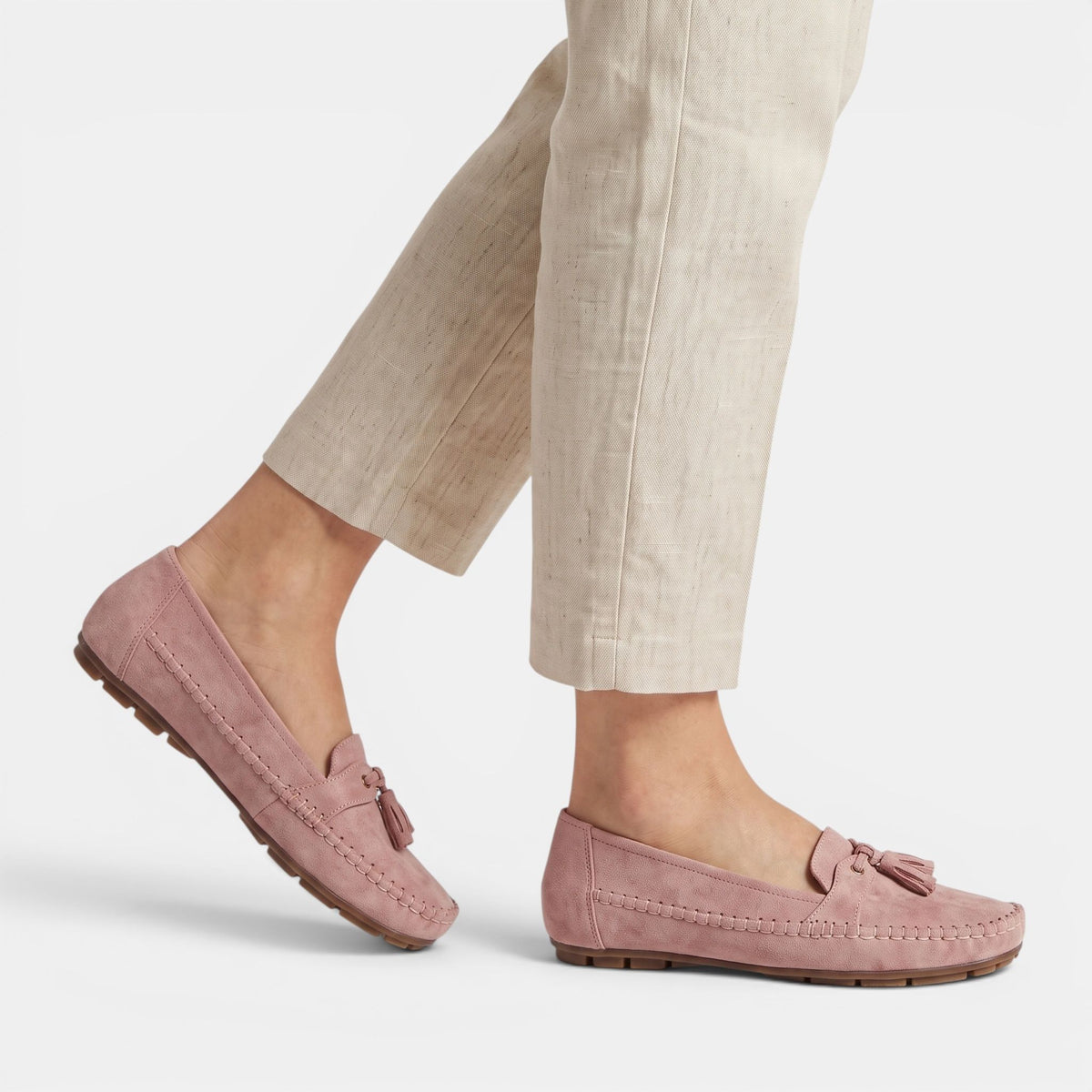 Mocassins pour femmes avec design à enfiler et détail pompon