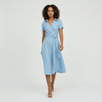 Robe midi portefeuille pour femmes à col en V, lien à nouer à la taille et poches, pour un style sans effort