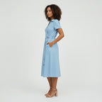 Robe midi portefeuille pour femmes à col en V, lien à nouer à la taille et poches, pour un style sans effort