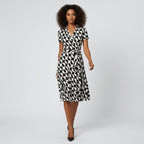 Robe midi portefeuille pour femmes à col en V, lien à nouer à la taille et poches, pour un style sans effort